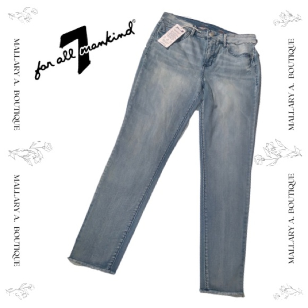 SEVEN7 JEANS- NWT Tummyless Skinnyjean Soft Denim Slightly Distressed look